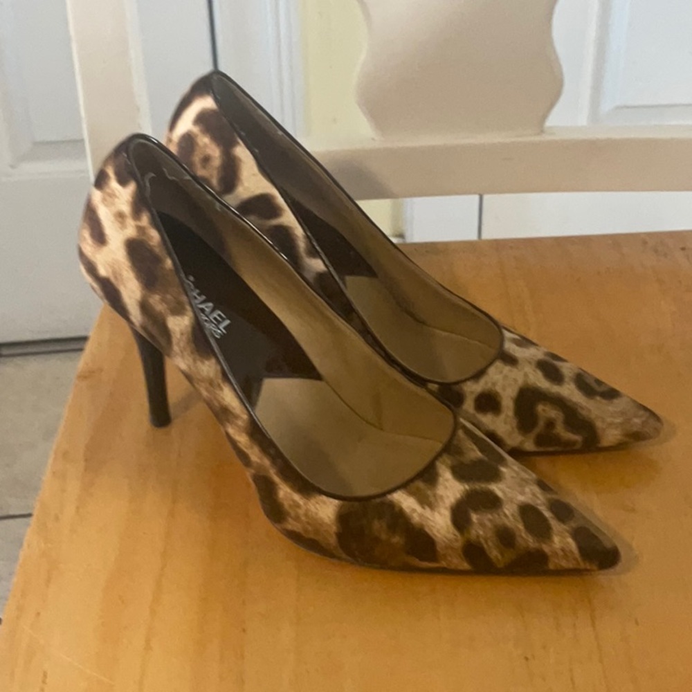 Michael Kors Brown Heels Elegant Design - Picture 2 of 7